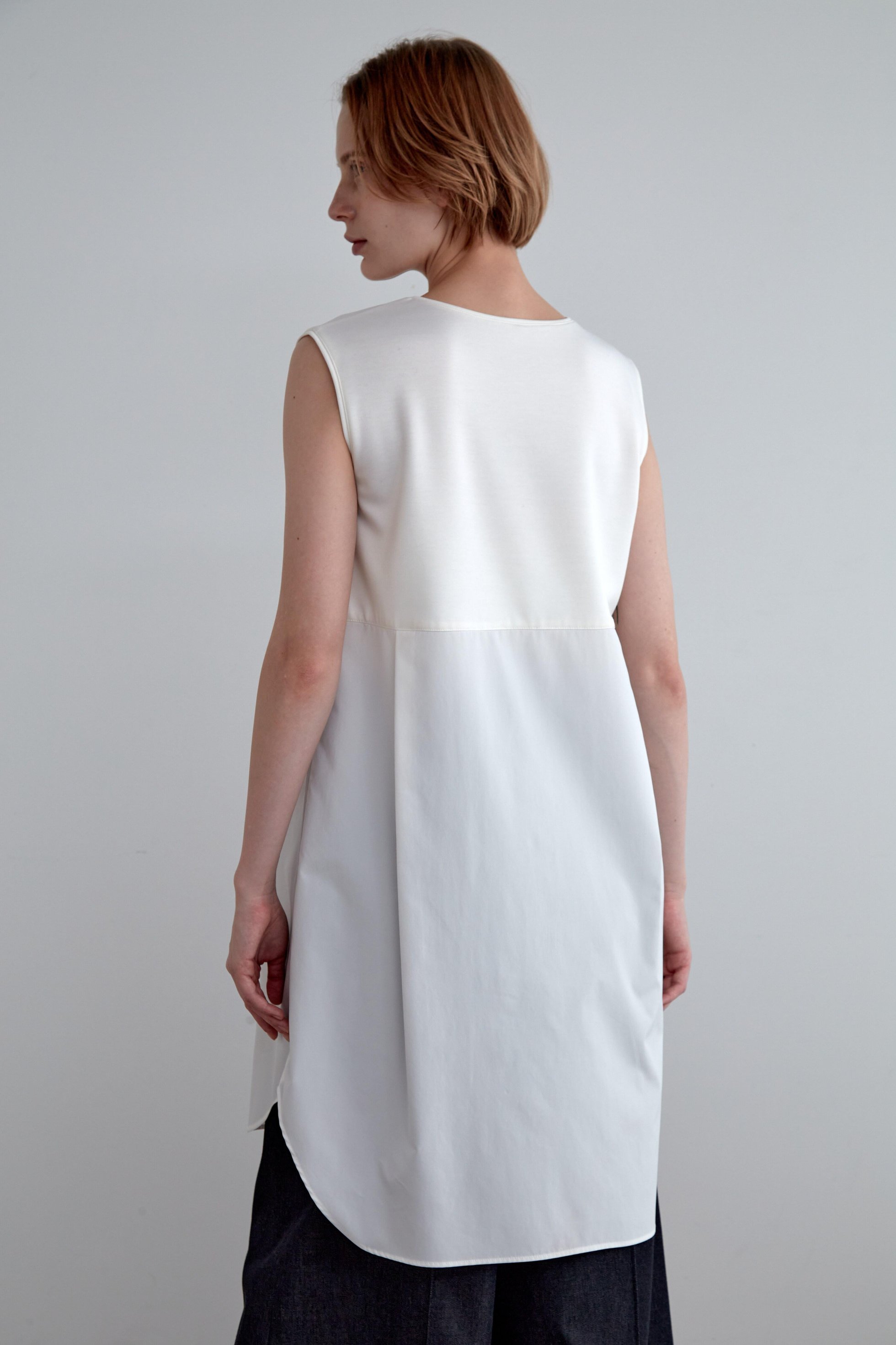 【ル フィル/LE PHIL】の《LE PHIL》SOLOTEX コンビブラウス 人気、トレンドファッション・服の通販 founy(ファニー) 　ファッション　Fashion　レディースファッション　Fashion for Women　トップス・カットソー　Cut & Sew Tops　キャミソール&ノースリーブ　Camisoles & Sleeveless Tops　シャツ・ブラウス・オフィスカジュアル　Elegant Blouses & Button-Ups　インナー　Innerwear　コンビ　Combo, Combination Style　スウェット / スエット　Sweatshirt, Sweatwear　ドッキング　Docking, Mixed Material　ノースリーブ　Sleeveless, No-Sleeve　other-7|ID: prp329100004904932 ipo3291000000036716785