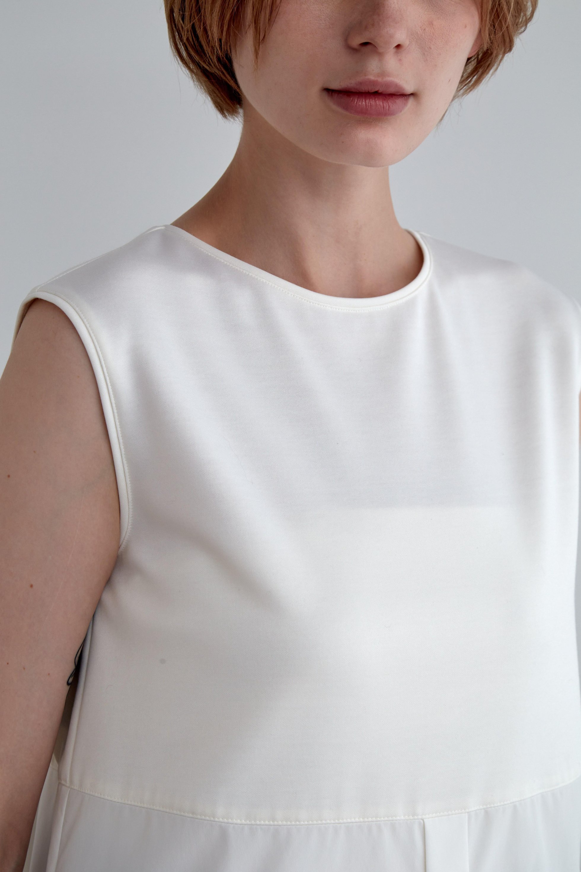 【ル フィル/LE PHIL】の《LE PHIL》SOLOTEX コンビブラウス 人気、トレンドファッション・服の通販 founy(ファニー) 　ファッション　Fashion　レディースファッション　Fashion for Women　トップス・カットソー　Cut & Sew Tops　キャミソール&ノースリーブ　Camisoles & Sleeveless Tops　シャツ・ブラウス・オフィスカジュアル　Elegant Blouses & Button-Ups　インナー　Innerwear　コンビ　Combo, Combination Style　スウェット / スエット　Sweatshirt, Sweatwear　ドッキング　Docking, Mixed Material　ノースリーブ　Sleeveless, No-Sleeve　other-8|ID: prp329100004904932 ipo3291000000036716786