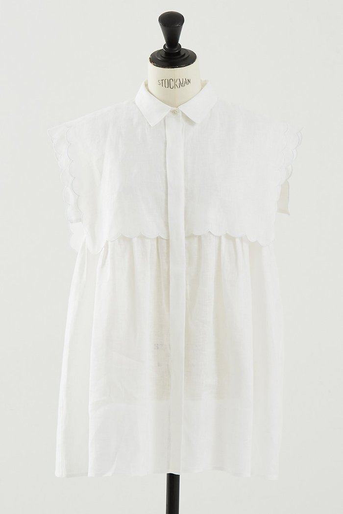 【デザイン ワークス/DESIGN WORKS】のリネンスカラップノースリーブシャツ インテリア・キッズ・メンズ・レディースファッション・服の通販 founy(ファニー) https://founy.com/ ファッション Fashion レディースファッション Fashion for Women トップス・カットソー Cut & Sew Tops キャミソール&ノースリーブ Camisoles & Sleeveless Tops シャツ・ブラウス・オフィスカジュアル Elegant Blouses & Button-Ups おすすめ Recommended / Our Picks ギャザー Gathered, Ruffled シアー Sheer, See-Through シンプル Simple, Minimal スカラップ Scallop, Scalloped Edge ノースリーブ Sleeveless, No-Sleeve ボトム Bottoms, Lower Wear ヨーク Yoke, Yoke Design リネン Linen, Linen Fabric |ID: prp329100004905332 ipo3291000000036720693