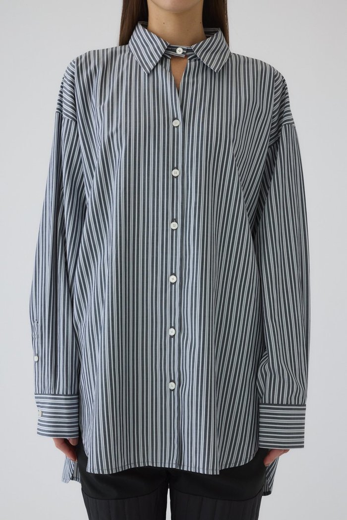 【リムアーク/RIM.ARK】のBack volume stripe SH/シャツ インテリア・キッズ・メンズ・レディースファッション・服の通販 founy(ファウニー) https://founy.com/ ファッション Fashion レディースファッション Fashion for Women トップス・カットソー Cut & Sew Tops シャツ・ブラウス・オフィスカジュアル Elegant Blouses & Button-Ups ストライプ Stripe, Striped Pattern スリーブ Sleeve, Long Sleeve / Short Sleeve バランス Balance, Style Balance パターン Pattern, Design Print ロング Long, Long-Length |ID: prp329100004905627 ipo3291000000036723409