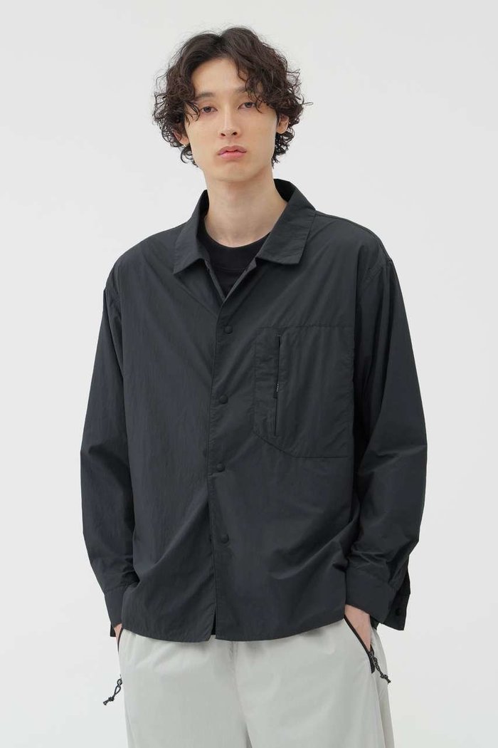 【マーガレット ハウエル/MARGARET HOWELL / MEN】のRECYCLE NYLON LIGHT POPLIN SHIRT インテリア・キッズ・メンズ・レディースファッション・服の通販 founy(ファニー) https://founy.com/ ファッション Fashion レディースファッション Fashion for Women トップス・カットソー Cut & Sew Tops シャツ・ブラウス・オフィスカジュアル Elegant Blouses & Button-Ups コレクション Collection, Seasonal Line スリーブ Sleeve, Long Sleeve / Short Sleeve ポケット Pocket, Pocket Detail マーガレット Marguerite, Daisy Pattern ロング Long, Long-Length 軽量 Lightweight, Ultra Light |ID: prp329100004905838 ipo3291000000036726932