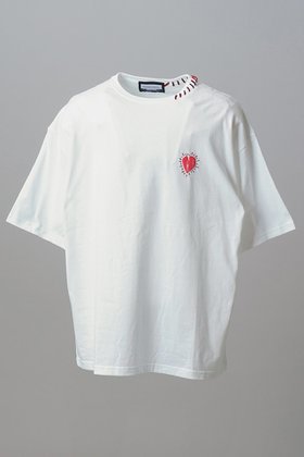 【メゾンスペシャル/MAISON SPECIAL】の【UNISEX】Nuance Graphics Prime-Over Hand Stitching Short Sleeve T-shirt/ニュアンスグラフィックプライムオーバーハンドステッチショートスリーブTシャツ 人気、トレンドファッション・服の通販 founy(ファニー) ファッション Fashion レディースファッション Fashion for Women トップス・カットソー Cut & Sew Tops シャツ・ブラウス・オフィスカジュアル Elegant Blouses & Button-Ups ロングTシャツ・Tシャツ Longline T-Shirts & Tees カットソー・ベーシックTシャツ Cut-and-Sewn Tops / Stretch Tees & Basics グラフィック Graphic, Graphic Design 今季 This Season, Current Season ショルダー Shoulder, Shoulder Strap ショート Short, Short Length スリーブ Sleeve, Long Sleeve / Short Sleeve ドロップ Drop Shoulder, Dropped Style なめらか Smooth, Silky Texture 人気 Popular, Best Seller ハンド Hand, Handmade バランス Balance, Style Balance パターン Pattern, Design Print フィット Fit, Slim Fit 半袖 Short Sleeve, Half Sleeve モノトーン Monotone, Black and White ユニセックス Unisex, Genderless ロング Long, Long-Length ワンポイント One Point, Statement Accent |ID:prp329100004905864