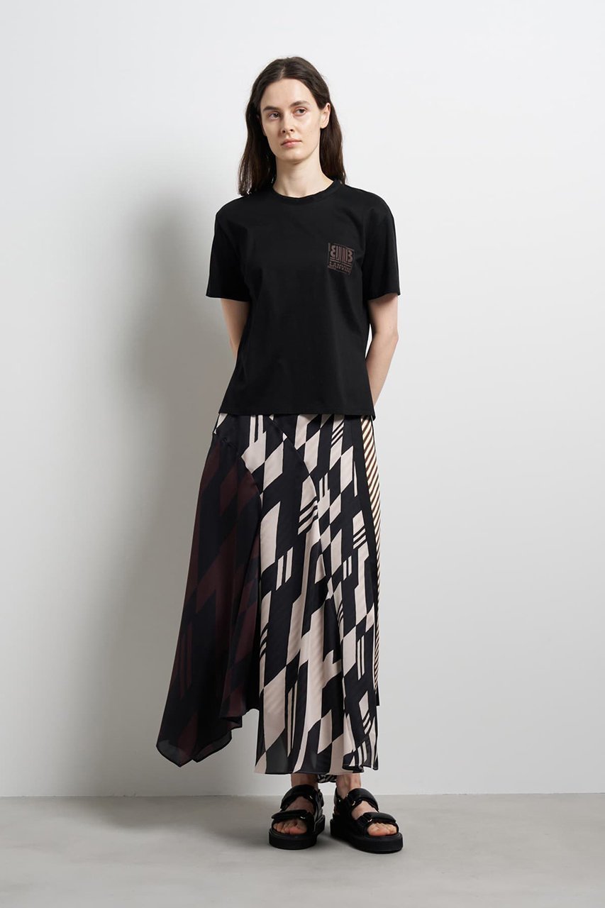 【ランバン オン ブルー/LANVIN en Bleu】のワンポイントスクエアロゴTシャツ 人気、トレンドファッション・服の通販 founy(ファニー) 　ファッション　Fashion　レディースファッション　Fashion for Women　トップス・カットソー　Cut & Sew Tops　シャツ・ブラウス・オフィスカジュアル　Elegant Blouses & Button-Ups　ロングTシャツ・Tシャツ　Longline T-Shirts & Tees　カットソー・ベーシックTシャツ　Cut-and-Sewn Tops / Stretch Tees & Basics　ショート　Short, Short Length　シルケット　Silket, Silky Cotton　スクエア　Square, Square Shape　スリーブ　Sleeve, Long Sleeve / Short Sleeve　バランス　Balance, Style Balance　ファブリック　Fabric, Textile　プリント　Print, Printed Pattern　ボトム　Bottoms, Lower Wear　ワンポイント　One Point, Statement Accent　other-6|ID: prp329100004905964 ipo3291000000036728067