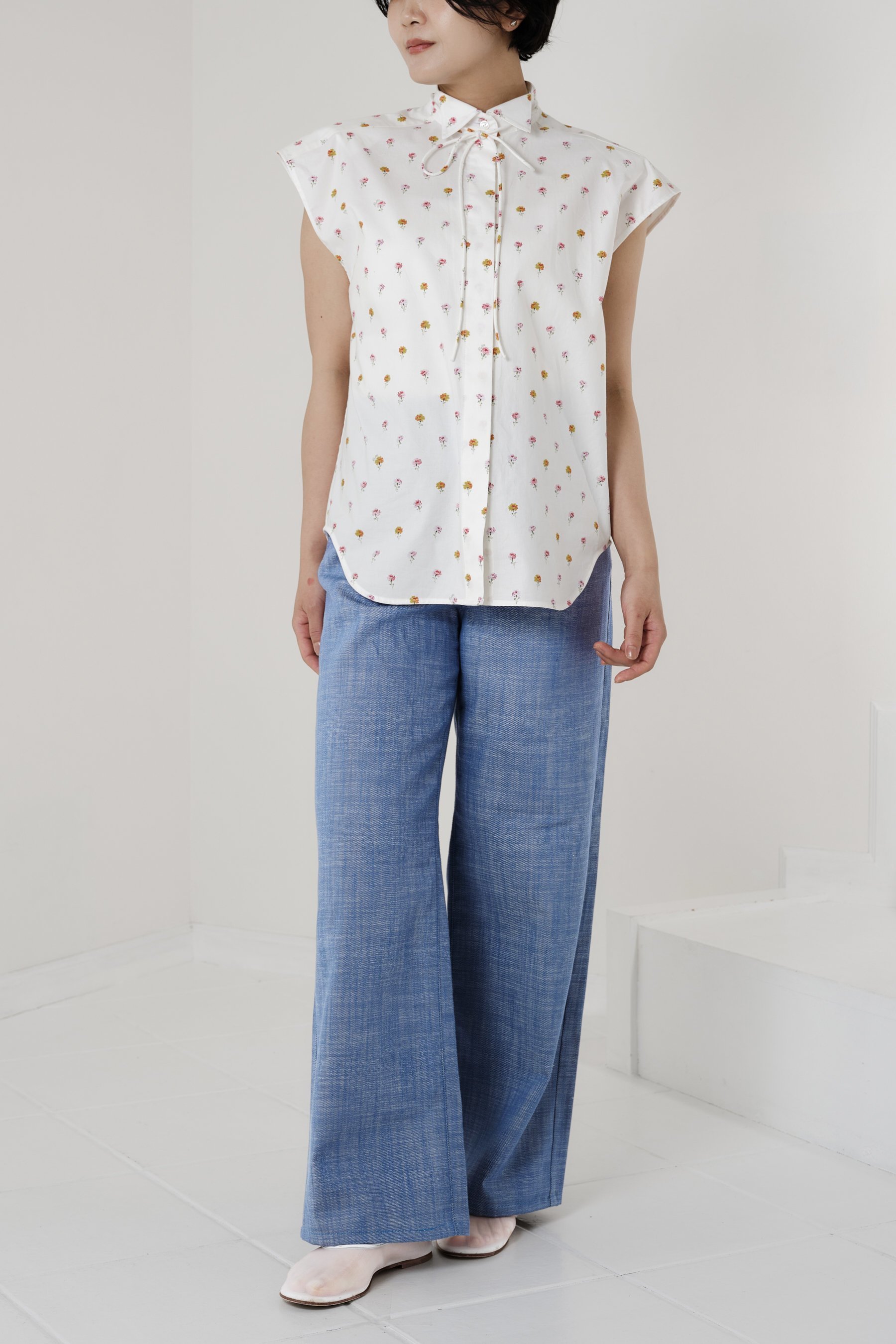 【アロー/aLORS】のChemise Floraison ブラウス 人気、トレンドファッション・服の通販 founy(ファニー) 　ファッション　Fashion　レディースファッション　Fashion for Women　トップス・カットソー　Cut & Sew Tops　キャミソール&ノースリーブ　Camisoles & Sleeveless Tops　シャツ・ブラウス・オフィスカジュアル　Elegant Blouses & Button-Ups　イタリア　Italy　カラフル　Colorful Design　ショルダー　Shoulder, Shoulder Strap　シンプル　Simple, Minimal　ストライプ　Stripe, Striped Pattern　ツイル　Twist, Twisted Detail　ノースリーブ　Sleeveless, No-Sleeve　バランス　Balance, Style Balance　ファブリック　Fabric, Textile　フェミニン　Feminine, Girly　リボン　Ribbon, Bow　夏　Summer　新作・新入荷　New Arrivals / New In　other-8|ID: prp329100004905979 ipo3291000000036728232