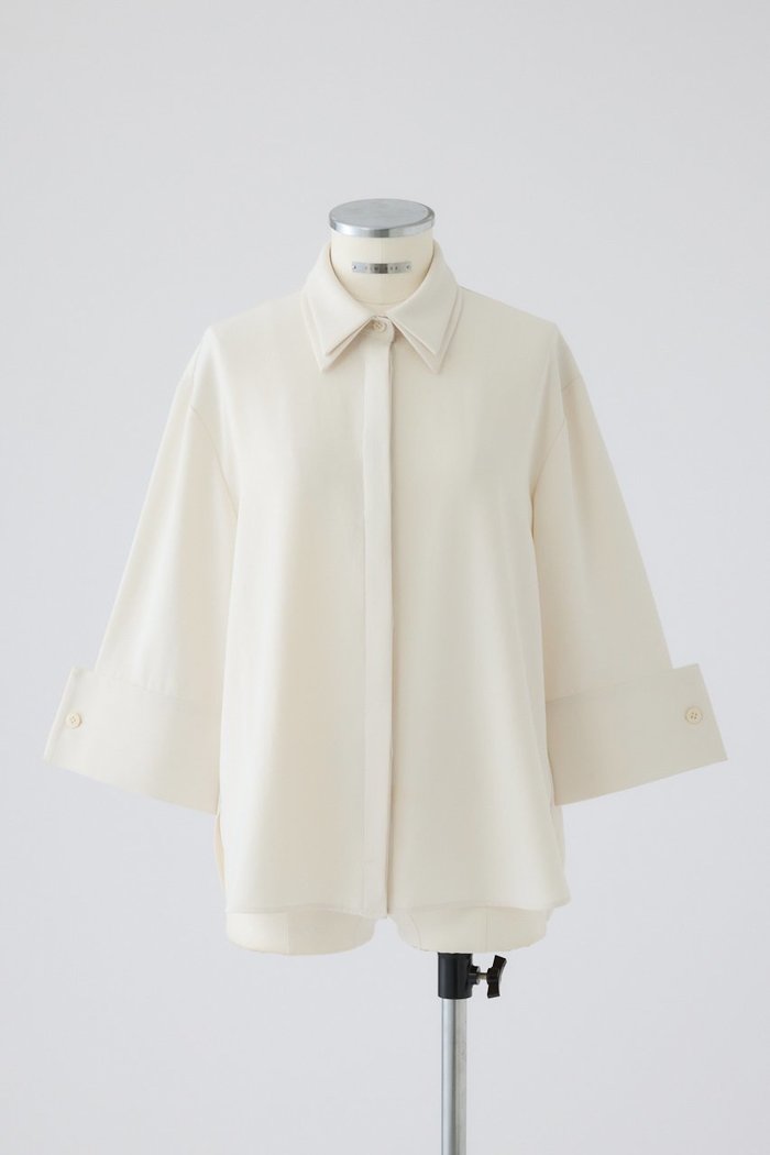 【リムアーク/RIM.ARK】のW-collar classical blouse/ブラウス インテリア・キッズ・メンズ・レディースファッション・服の通販 founy(ファウニー) https://founy.com/ ファッション Fashion レディースファッション Fashion for Women トップス・カットソー Cut & Sew Tops シャツ・ブラウス・オフィスカジュアル Elegant Blouses & Button-Ups おすすめ Recommended / Our Picks インナー Innerwear カフス Cuff Design クラシカル Classical, Vintage-Inspired シンプル Simple, Minimal スラックス Slacks, Dress Pants スリーブ Sleeve, Long Sleeve / Short Sleeve ダブル Double, Double-Breasted ロング Long, Long-Length エレガント 上品 Elegant |ID: prp329100004906031 ipo3291000000036728760