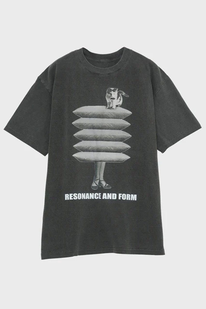 【スタニングルアー/STUNNING LURE】のKUROiro SHAPE S/S TEE with M!DOR! 1 インテリア・キッズ・メンズ・レディースファッション・服の通販 founy(ファニー) 　ファッション　Fashion　レディースファッション　Fashion for Women　トップス・カットソー　Cut & Sew Tops　シャツ・ブラウス・オフィスカジュアル　Elegant Blouses & Button-Ups　ロングTシャツ・Tシャツ　Longline T-Shirts & Tees　カットソー・ベーシックTシャツ　Cut-and-Sewn Tops / Stretch Tees & Basics　クラシック　Classic, Timeless Style　ショート　Short, Short Length　スリーブ　Sleeve, Long Sleeve / Short Sleeve　プリント　Print, Printed Pattern　夏　Summer　S/S・春夏　SS, Spring/Summer, Warm Season　ブラック|ID: prp329100004906141 ipo3291000000036731494
