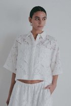 【ハー/HER.】の【4/2 12:00販売開始】カットジャカードショートシャツ 人気、トレンドファッション・服の通販 founy(ファニー) ファッション Fashion レディースファッション Fashion for Women トップス・カットソー Cut & Sew Tops シャツ・ブラウス・オフィスカジュアル Elegant Blouses & Button-Ups おすすめ Recommended / Our Picks ショート Short, Short Length シンプル Simple, Minimal ジャカード／ジャガード Jacquard, Woven Pattern スリーブ Sleeve, Long Sleeve / Short Sleeve ポケット Pocket, Pocket Detail 半袖 Short Sleeve, Half Sleeve 新作・新入荷 New Arrivals / New In thumbnail オフホワイト|ID: prp329100004906154 ipo3291000000036731621