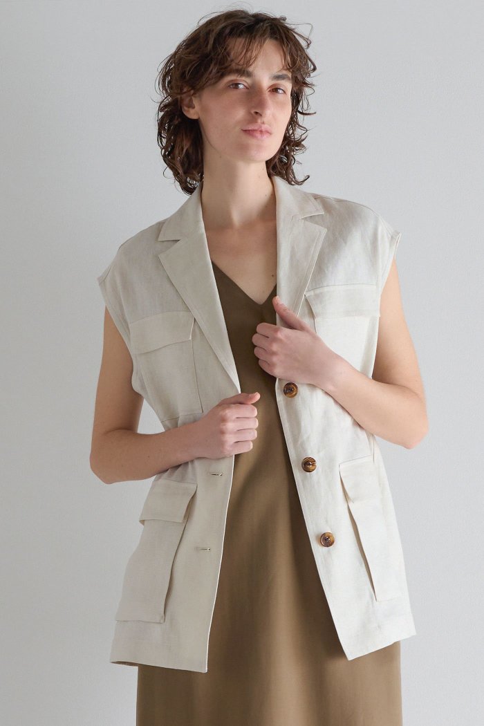 【マルティニーク/martinique】のリネンジレ インテリア・キッズ・メンズ・レディースファッション・服の通販 founy(ファニー) https://founy.com/ ファッション Fashion レディースファッション Fashion for Women アウター Coat / Outerwear Collection レディースジャケット・軽アウター Jackets おすすめ Recommended / Our Picks カットソー Cut and Sewn Top シンプル Simple, Minimal ジャケット Jacket, Outerwear ドローコード Drawcord, Drawstring Cord ベスト Vest, Waistcoat ポケット Pocket, Pocket Detail リネン Linen, Linen Fabric 夏 Summer 新作・新入荷 New Arrivals / New In |ID: prp329100004906162 ipo3291000000036731670