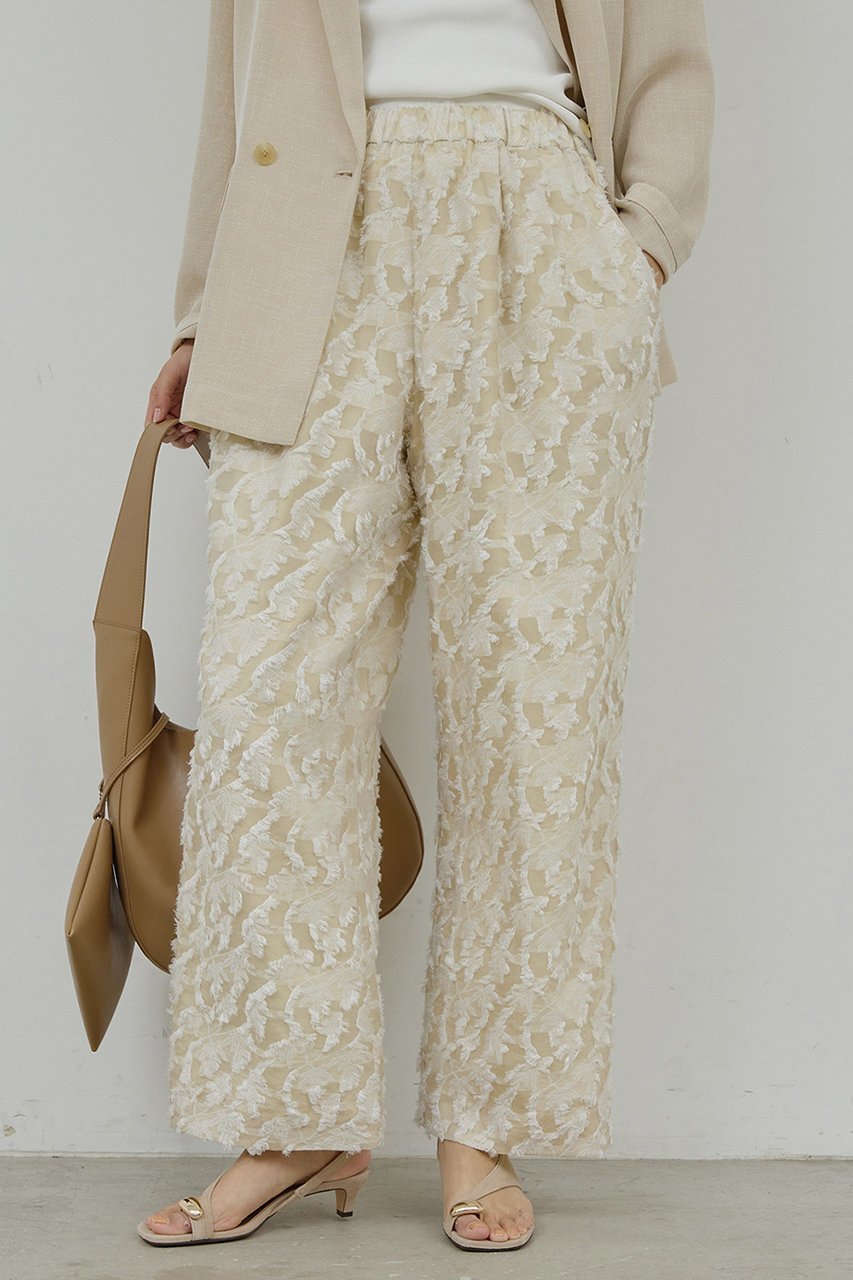 【ガリャルダガランテ/GALLARDAGALANTE】のリーフジャガードパンツ インテリア・キッズ・メンズ・レディースファッション・服の通販 founy(ファニー) 　ファッション　Fashion　レディースファッション　Fashion for Women　パンツ　Pants & Trousers　なめらか　Smooth, Silky Texture　シンプル　Simple, Minimal　ジャカード／ジャガード　Jacquard, Woven Pattern　リラックス　Relax, Relaxed Fit　リーフ　Leaf, Botanical Leaf　ワイド　Wide, Wide Fit　エレガント 上品　Elegant　夏　Summer　新作・新入荷　New Arrivals / New In　春　Spring　S/S・春夏　SS, Spring/Summer, Warm Season　ベージュ|ID: prp329100004906181 ipo3291000000036731826