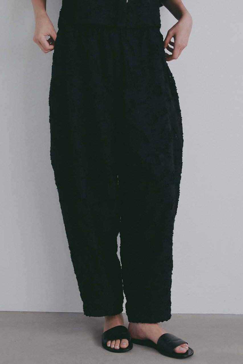 【ハー/HER.】の【4/2 12:00販売開始】カットジャカードカーブパンツ 人気、トレンドファッション・服の通販 founy(ファニー) 　ファッション　Fashion　レディースファッション　Fashion for Women　パンツ　Pants & Trousers　おすすめ　Recommended / Our Picks　ショート　Short, Short Length　ジャカード／ジャガード　Jacquard, Woven Pattern　セットアップ　Set-Up, Coordinated Outfit　新作・新入荷　New Arrivals / New In　 other-1|ID: prp329100004906184 ipo3291000000036731853