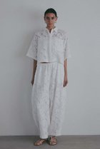 【ハー/HER.】の【4/2 12:00販売開始】カットジャカードカーブパンツ 人気、トレンドファッション・服の通販 founy(ファニー) ファッション Fashion レディースファッション Fashion for Women パンツ Pants & Trousers おすすめ Recommended / Our Picks ショート Short, Short Length ジャカード／ジャガード Jacquard, Woven Pattern セットアップ Set-Up, Coordinated Outfit 新作・新入荷 New Arrivals / New In thumbnail オフホワイト|ID: prp329100004906184 ipo3291000000036731855