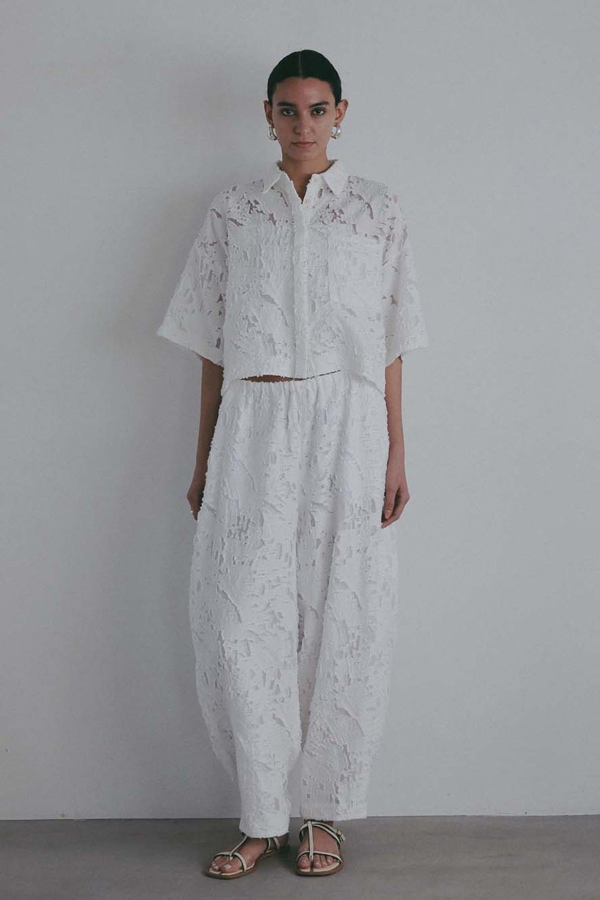 【ハー/HER.】の【4/2 12:00販売開始】カットジャカードカーブパンツ インテリア・キッズ・メンズ・レディースファッション・服の通販 founy(ファニー) 　ファッション　Fashion　レディースファッション　Fashion for Women　パンツ　Pants & Trousers　おすすめ　Recommended / Our Picks　ショート　Short, Short Length　ジャカード／ジャガード　Jacquard, Woven Pattern　セットアップ　Set-Up, Coordinated Outfit　新作・新入荷　New Arrivals / New In　オフホワイト|ID: prp329100004906184 ipo3291000000036731855