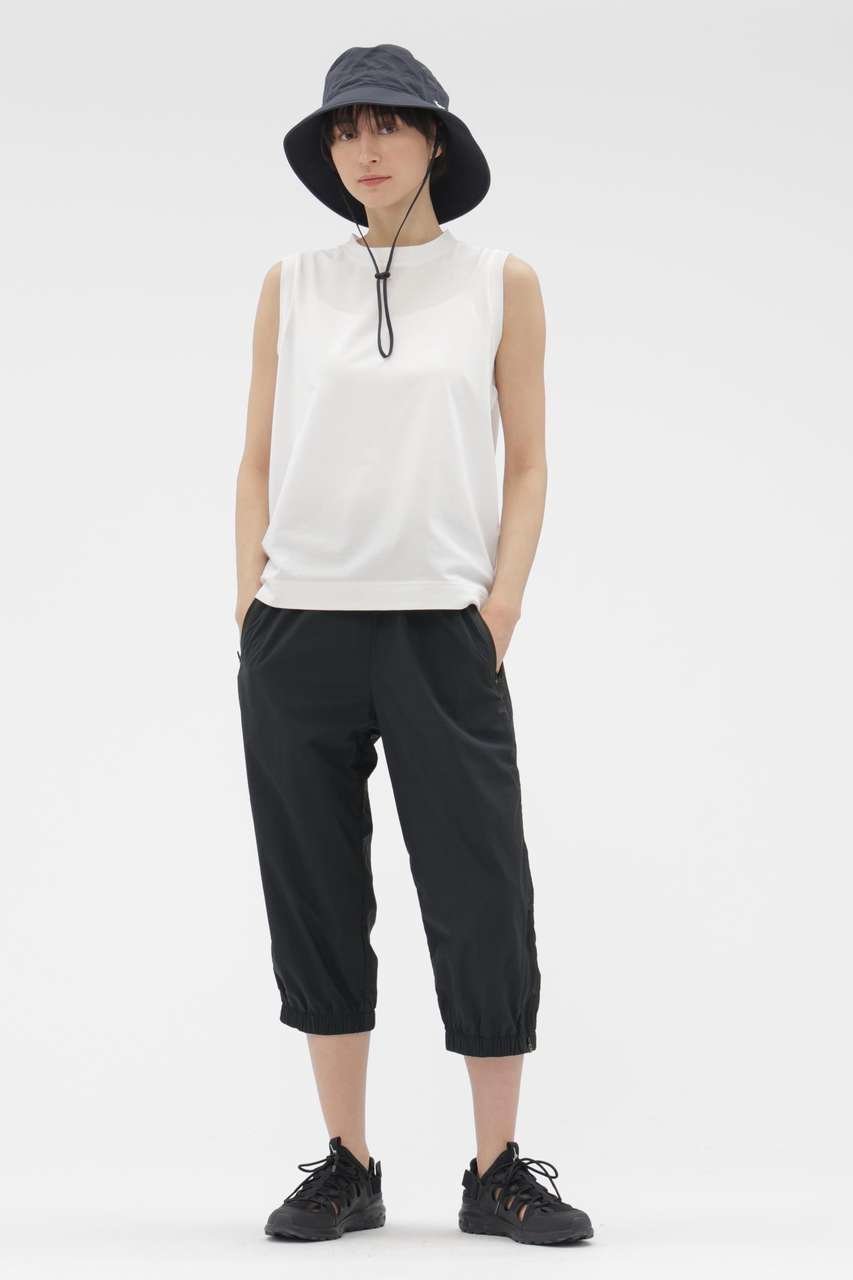 【マーガレットハウエル/MARGARET HOWELL】のRECYCLED LIGHTWEIGHT NYLON POPLIN TROUSERS インテリア・キッズ・メンズ・レディースファッション・服の通販 founy(ファニー) 　ファッション　Fashion　レディースファッション　Fashion for Women　パンツ　Pants & Trousers　コレクション　Collection, Seasonal Line　ジップ　Zip, Zipper　ストレート　Straight, Straight Cut　スピンドル　Spindle, Drawcord　テーパード　Tapered, Tapered Pants　バランス　Balance, Style Balance　フィット　Fit, Slim Fit　ポケット　Pocket, Pocket Detail　マーガレット　Marguerite, Daisy Pattern　ヨガ　Yoga, Yoga Wear　新作・新入荷　New Arrivals / New In　軽量　Lightweight, Ultra Light　ブラック|ID: prp329100004906191 ipo3291000000036731912
