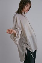 【ル フィル/LE PHIL】の《LE PHIL》ライトナイロンボリュームスリーブブラウス 人気、トレンドファッション・服の通販 founy(ファニー) ファッション Fashion レディースファッション Fashion for Women トップス・カットソー Cut & Sew Tops シャツ・ブラウス・オフィスカジュアル Elegant Blouses & Button-Ups ボリューム袖・フリルスリーブブラウス Voluminous & Ruffle Sleeves / Puffy Sleeve Tops ギャザー Gathered, Ruffled スタンダード Standard, Basic スポーティ Sporty, Casual Athletic スリーブ Sleeve, Long Sleeve / Short Sleeve タフタ Taffeta, Structured Fabric ドローストリング Drawstring, Pull Cord バランス Balance, Style Balance ロング Long, Long-Length ワイド Wide, Wide Fit 軽量 Lightweight, Ultra Light thumbnail ベージュ|ID: prp329100004906320 ipo3291000000036735440