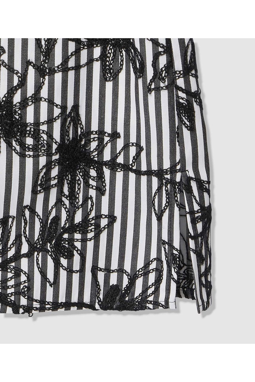 【アナイ/ANAYI】のフラワー刺繍ストライプ ブラウス 人気、トレンドファッション・服の通販 founy(ファニー) 　ファッション　Fashion　レディースファッション　Fashion for Women　トップス・カットソー　Cut & Sew Tops　シャツ・ブラウス・オフィスカジュアル　Elegant Blouses & Button-Ups　ショート　Short, Short Length　シンプル　Simple, Minimal　ストライプ　Stripe, Striped Pattern　スペシャル　Special, Limited Edition　スリット　Slit, Slit Detail　スリーブ　Sleeve, Long Sleeve / Short Sleeve　チェーン　Chain, Chain Strap　フラワー　Flower, Floral　新作・新入荷　New Arrivals / New In　other-5|ID: prp329100004906322 ipo3291000000036735459