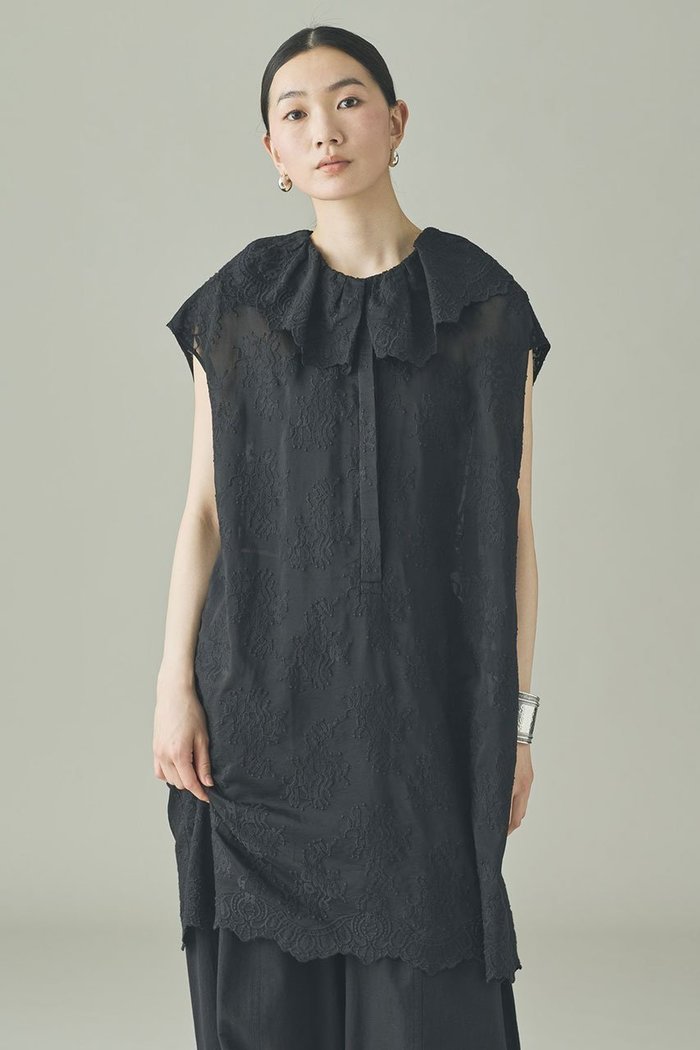 【カレンソロジー/Curensology】のレースチュニックブラウス インテリア・キッズ・メンズ・レディースファッション・服の通販 founy(ファニー) https://founy.com/ ファッション Fashion レディースファッション Fashion for Women トップス・カットソー Cut & Sew Tops シャツ・ブラウス・オフィスカジュアル Elegant Blouses & Button-Ups おすすめ Recommended / Our Picks エアリー Airy Texture カーディガン Cardigan, Knitwear ジャケット Jacket, Outerwear スカラップ Scallop, Scalloped Edge スリーブ Sleeve, Long Sleeve / Short Sleeve チュニック Tunic, Long Top ノースリーブ Sleeveless, No-Sleeve フェミニン Feminine, Girly フロント Front, Front Design ラッフル Ruffle, Frill ロング Long, Long-Length |ID: prp329100004906358 ipo3291000000036735750