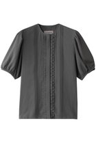 【オブリオ/AUBRIOT】のアムンゼン フリルディティールブラウス 人気、トレンドファッション・服の通販 founy(ファニー) ファッション Fashion レディースファッション Fashion for Women トップス・カットソー Cut & Sew Tops シャツ・ブラウス・オフィスカジュアル Elegant Blouses & Button-Ups とろみ Fluid, Flowy Fabric エレガント 上品 Elegant ショート Short, Short Length ストレッチ Stretch, Stretchy Fabric スリーブ Sleeve, Long Sleeve / Short Sleeve フリル Frill, Ruffle フロント Front, Front Design プリーツ Pleats, Pleated ペーパー Paper, Kraft Paper thumbnail チャコールグレー|ID: prp329100004906500 ipo3291000000036736844