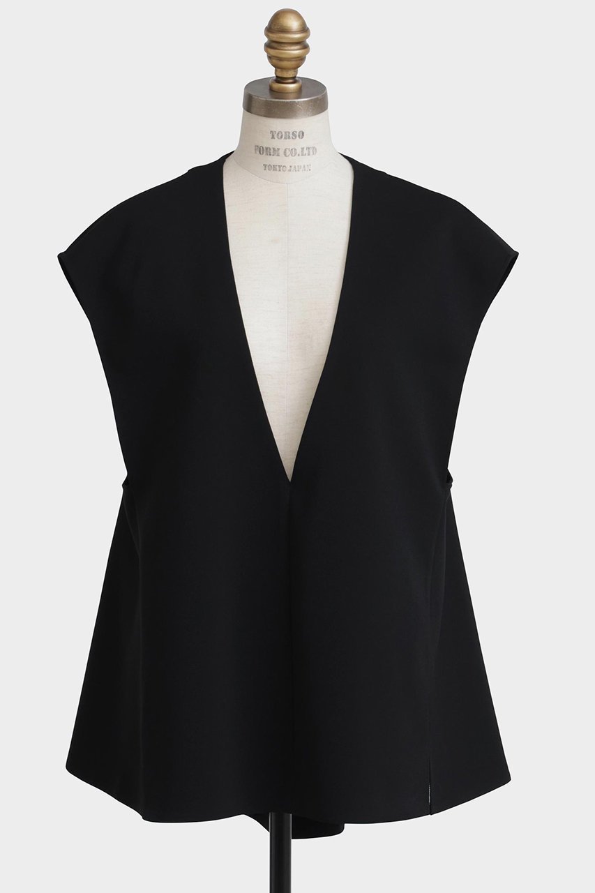 【ヒューエルミュージアム/hueLe Museum】の【STUMBLY】Back Peplum Gilet 人気、トレンドファッション・服の通販 founy(ファニー) 　ファッション　Fashion　レディースファッション　Fashion for Women　アウター　Coat / Outerwear Collection　トップス・カットソー　Cut & Sew Tops　キャミソール&ノースリーブ　Camisoles & Sleeveless Tops　シャツ・ブラウス・オフィスカジュアル　Elegant Blouses & Button-Ups　ベスト&ジレ / 重ね着スタイル　Vests & Gilets　ノースリーブ　Sleeveless, No-Sleeve　フレア　Flare, Flared　フロント　Front, Front Design　ペプラム　Peplum, Flared Hem　切替　Switching, Contrast Panel　定番　Standard, Basic Item　other-2|ID: prp329100004906715 ipo3291000000036738480
