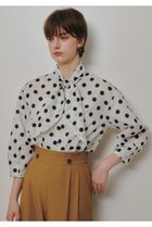 【アルアバイル/allureville】のポルカドットブラウス 人気、トレンドファッション・服の通販 founy(ファニー) ファッション Fashion レディースファッション Fashion for Women トップス・カットソー Cut & Sew Tops シャツ・ブラウス・オフィスカジュアル Elegant Blouses & Button-Ups クール Cool, Chic スリーブ Sleeve, Long Sleeve / Short Sleeve デニム Denim, Jeans Material トレンド Trend, Trending Now ドット Polka Dot, Dot Pattern バルーン Balloon, Balloon Silhouette フェミニン Feminine, Girly リボン Ribbon, Bow ロング Long, Long-Length 新作・新入荷 New Arrivals / New In thumbnail アイボリー|ID: prp329100004906953 ipo3291000000036740300