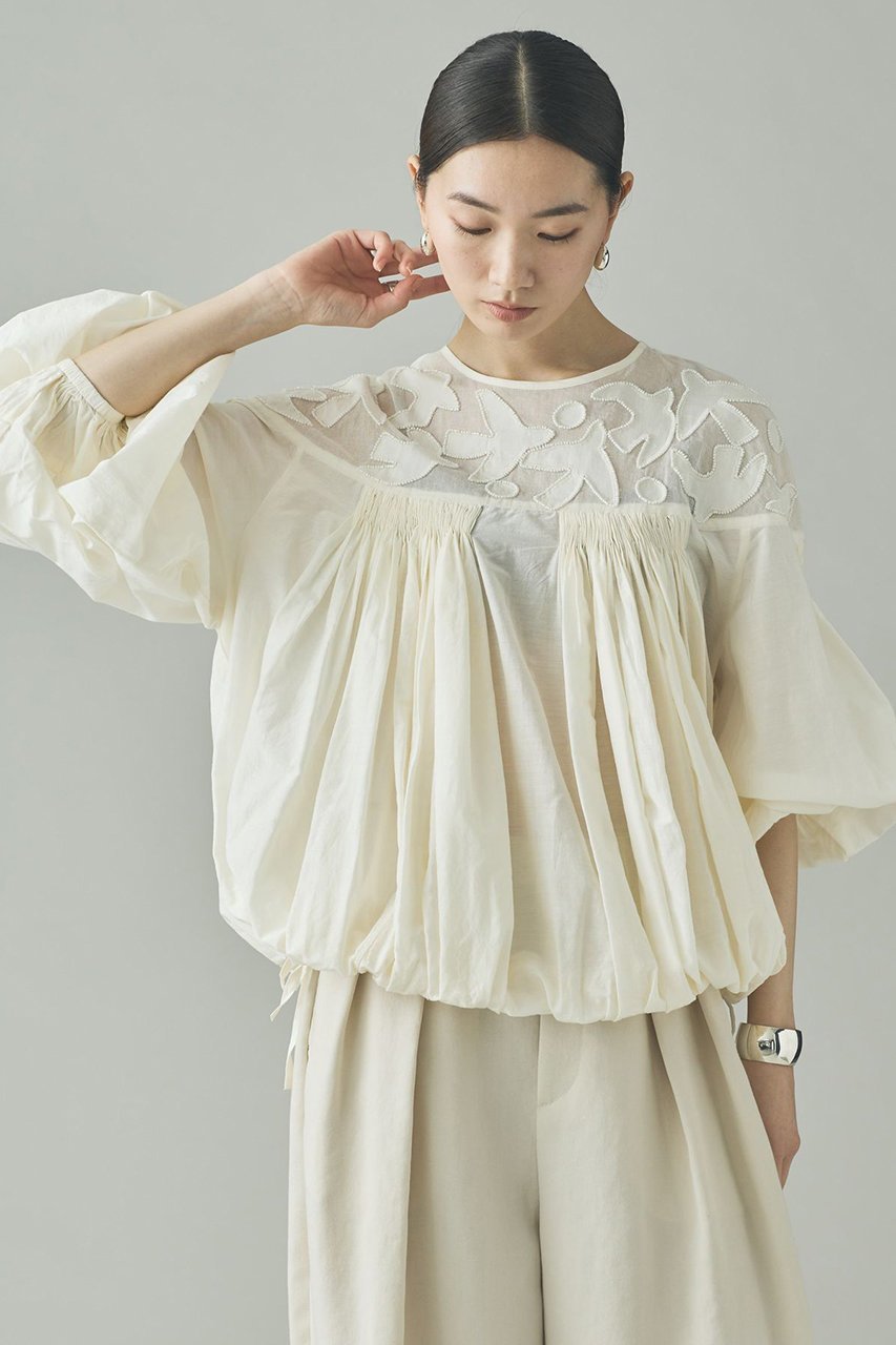 【カレンソロジー/Curensology】のバードシシュウブラウス インテリア・キッズ・メンズ・レディースファッション・服の通販 founy(ファニー) 　ファッション　Fashion　レディースファッション　Fashion for Women　トップス・カットソー　Cut & Sew Tops　シャツ・ブラウス・オフィスカジュアル　Elegant Blouses & Button-Ups　インド　Indian Textile　オーガンジー　Organza Fabric　ショート　Short, Short Length　シルク　Silk, 100% Silk　スリーブ　Sleeve, Long Sleeve / Short Sleeve　ハンド　Hand, Handmade　バランス　Balance, Style Balance　リボン　Ribbon, Bow　エレガント 上品　Elegant　ホワイト|ID: prp329100004907128 ipo3291000000036742814