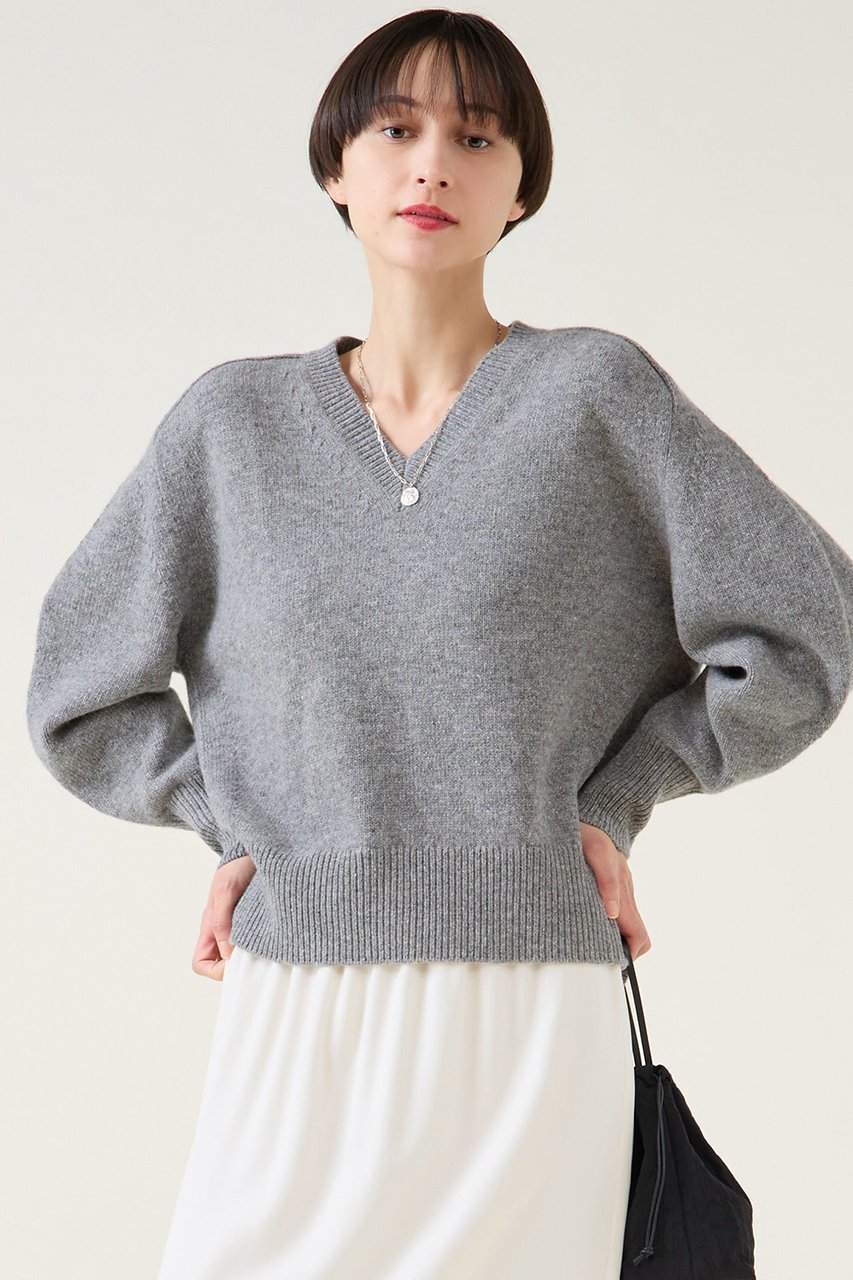 【マルティニーク/martinique】のカシミアミックスVネックプルオーバー インテリア・キッズ・メンズ・レディースファッション・服の通販 founy(ファニー) 　ファッション　Fashion　レディースファッション　Fashion for Women　トップス・カットソー　Cut & Sew Tops　ニット　Knit Tops & Sweaters　カジュアルプルオーバー・ニットトップス　Pullovers & Knit Tops / Casual Pullovers　Vネックトップス　V-Neck Tops / V-Cut Neckline Shirts　おすすめ　Recommended / Our Picks　アクセサリー　Fashion Accessories　インナー　Innerwear　シアー　Sheer, See-Through　ショルダー　Shoulder, Shoulder Strap　ドロップ　Drop Shoulder, Dropped Style　ミックス　Mix, Mixed Style　モダン　Modern, Contemporary　エレガント 上品　Elegant　冬　Winter / This Winter　定番　Standard, Basic Item　グレー|ID: prp329100004907320 ipo3291000000036750547