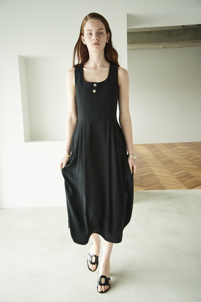 【エムダブリュー/MW】のバック サテン スリーブレス タックドレス 人気、トレンドファッション・服の通販 founy(ファニー) 　ファッション　Fashion　レディースファッション　Fashion for Women　ワンピース　Dresses　フォーマル・パーティードレス・結婚式用ドレス　Elegant & Casual Dresses　チュニック　Tunic Tops & Dresses　キュプラ　Cupro, Eco Fabric　サテン　Satin, Glossy Fabric　シューズ　Shoes, Footwear　スクエア　Square, Square Shape　スリーブ　Sleeve, Long Sleeve / Short Sleeve　チュニック　Tunic, Long Top　ドレス　Dress, One-Piece　フィット　Fit, Slim Fit　フレア　Flare, Flared　ロング　Long, Long-Length　エレガント 上品　Elegant　other-7|ID: prp329100004907425 ipo3291000000036752881