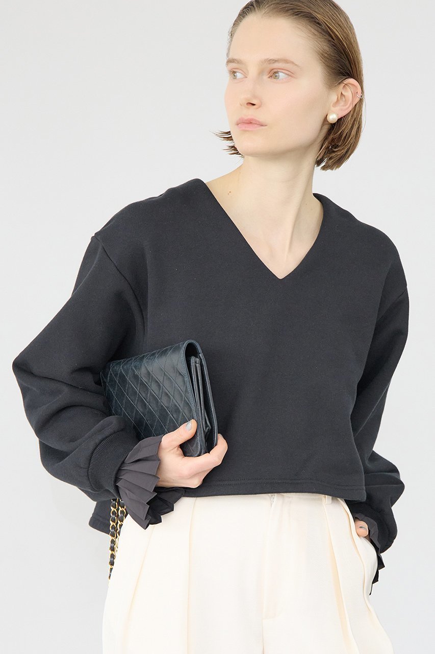 【サードマガジン/THIRD MAGAZINE】のプリーツスリーブVネックスウェット 人気、トレンドファッション・服の通販 founy(ファニー) 　ファッション　Fashion　レディースファッション　Fashion for Women　トップス・カットソー　Cut & Sew Tops　シャツ・ブラウス・オフィスカジュアル　Elegant Blouses & Button-Ups　レディースパーカー・カジュアルフーディー　Casual Hoodies & Sweatshirts　ロングTシャツ・Tシャツ　Longline T-Shirts & Tees　スウェット・クルーネックトップス　Sweatshirts & Crewnecks / Relaxed Fit Sweat Tops　カットソー・ベーシックTシャツ　Cut-and-Sewn Tops / Stretch Tees & Basics　Vネックトップス　V-Neck Tops / V-Cut Neckline Shirts　ショート　Short, Short Length　スウェット / スエット　Sweatshirt, Sweatwear　スリーブ　Sleeve, Long Sleeve / Short Sleeve　プリーツ　Pleats, Pleated　ボトム　Bottoms, Lower Wear　other-8|ID: prp329100004907640 ipo3291000000036811762