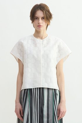 【プレインピープル/PLAIN PEOPLE】のドットジャガードショートジャケット 人気、トレンドファッション・服の通販 founy(ファニー) ファッション Fashion レディースファッション Fashion for Women アウター Coat / Outerwear Collection レディースジャケット・軽アウター Jackets ショート Short, Short Length ジャカード／ジャガード Jacquard, Woven Pattern ジャケット Jacket, Outerwear ドット Polka Dot, Dot Pattern バランス Balance, Style Balance フォルム Silhouette, Form 新作・新入荷 New Arrivals / New In |ID:prp329100004907691