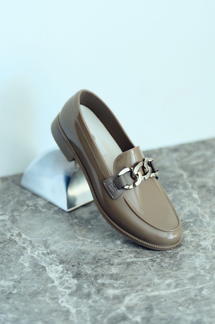【テンパレイト/TEMPERATE】のAUSTIN チェーンローファー(レイン対応) 人気、トレンドファッション・服の通販 founy(ファニー) 　ファッション　Fashion　レディースファッション　Fashion for Women　インソール　Shoe Insole　クラシック　Classic, Timeless Style　シューズ　Shoes, Footwear　シルバー　Silver, Metallic Silver　シンプル　Simple, Minimal　スタイリッシュ　Stylish, Fashionable　チェーン　Chain, Chain Strap　フォルム　Silhouette, Form　ラバー　Rubber, Rubber Sole　レイン　Rain, Rainproof　other-2|ID: prp329100004907795 ipo3291000000036757155