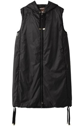 【マックスマーラ/Max Mara】の【Max Mara The Cube】GREENGI ノースリーブ パファーミディアムジャケット 人気、トレンドファッション・服の通販 founy(ファニー) ファッション Fashion レディースファッション Fashion for Women アウター Coat / Outerwear Collection コート・ロングコート・ピーコート Long Coats, Peacoats & More レディースジャケット・軽アウター Jackets スポーティ Sporty, Casual Athletic ダウン Down, Puffer ノースリーブ Sleeveless, No-Sleeve エレガント 上品 Elegant 冬 Winter / This Winter |ID:prp329100004907872