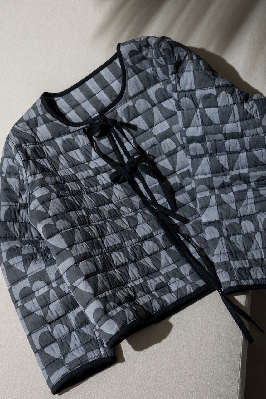 【エスゼット ブロックプリント/SZ Blockprints】のOUILTED JACKET DOUBLE THICK STRIPE リバーシブルジャケット 人気、トレンドファッション・服の通販 founy(ファニー) 　ファッション　Fashion　レディースファッション　Fashion for Women　アウター　Coat / Outerwear Collection　レディースジャケット・軽アウター　Jackets　キルティング　Quilted, Quilting　クロップド　Cropped, Short Length　ジャケット　Jacket, Outerwear　ストライプ　Stripe, Striped Pattern　ダブル　Double, Double-Breasted　フロント　Front, Front Design　リバーシブル　Reversible, Two-Sided　リボン　Ribbon, Bow　other-8|ID: prp329100004908802 ipo3291000000036769991