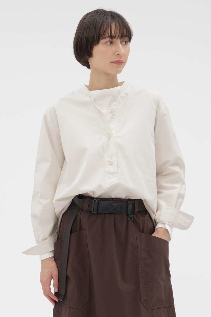 【マーガレットハウエル/MARGARET HOWELL】のCOMPACT COTTON POPLIN SHIRT インテリア・キッズ・メンズ・レディースファッション・服の通販 founy(ファニー) https://founy.com/ ファッション Fashion レディースファッション Fashion for Women トップス・カットソー Cut & Sew Tops シャツ・ブラウス・オフィスカジュアル Elegant Blouses & Button-Ups スリーブ Sleeve, Long Sleeve / Short Sleeve フィット Fit, Slim Fit フロント Front, Front Design ブロード Broadcloth, Fine Cotton リラックス Relax, Relaxed Fit ロング Long, Long-Length |ID: prp329100004909272 ipo3291000000036775027