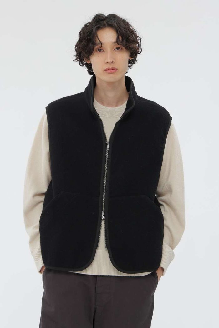 【マーガレット ハウエル/MARGARET HOWELL / MEN】のSOFT WOOL FLEECE BLOUSON インテリア・キッズ・メンズ・レディースファッション・服の通販 founy(ファニー) https://founy.com/ ファッション Fashion レディースファッション Fashion for Women アウター Coat / Outerwear Collection レディースジャケット・軽アウター Jackets ブルゾンジャケット・スポーティアウター Blouson Jackets カッティング Cutting Detail ジップ Zip, Zipper ジャケット Jacket, Outerwear スタンド Stand Collar, Upright Stand スーツ Suit, Formalwear パイピング Piping, Trim Design フロント Front, Front Design ベスト Vest, Waistcoat ポケット Pocket, Pocket Detail ミリタリー Military, Army Style ライナー Liner, Inner Layer エレガント 上品 Elegant |ID: prp329100004909281 ipo3291000000036775096