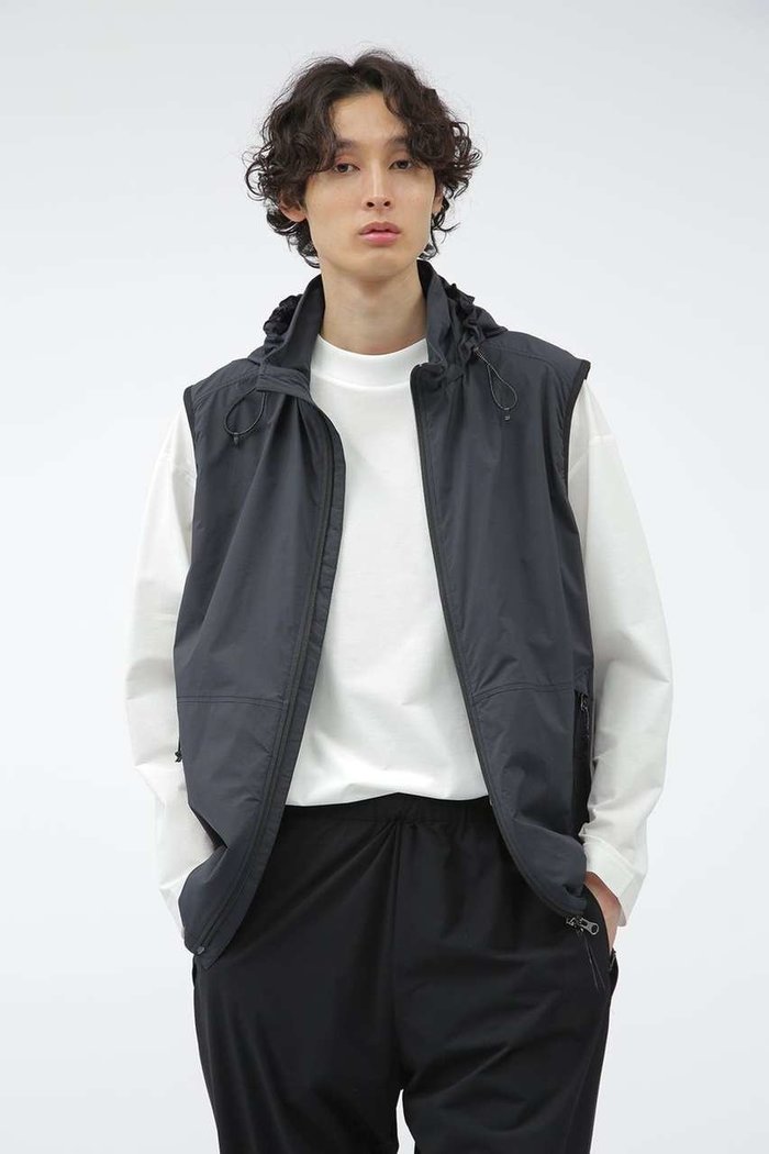 【マーガレット ハウエル/MARGARET HOWELL / MEN】のSTRETCH NYLON MICRO RIP STOP インテリア・キッズ・メンズ・レディースファッション・服の通販 founy(ファニー) https://founy.com/ ファッション Fashion レディースファッション Fashion for Women アウター Coat / Outerwear Collection レディースジャケット・軽アウター Jackets インナー Innerwear コレクション Collection, Seasonal Line 軽量 Lightweight, Ultra Light ジャケット Jacket, Outerwear ストレッチ Stretch, Stretchy Fabric スピンドル Spindle, Drawcord フロント Front, Front Design ベスト Vest, Waistcoat マーガレット Marguerite, Daisy Pattern メッシュ Mesh, Net Fabric |ID: prp329100004909299 ipo3291000000036775257