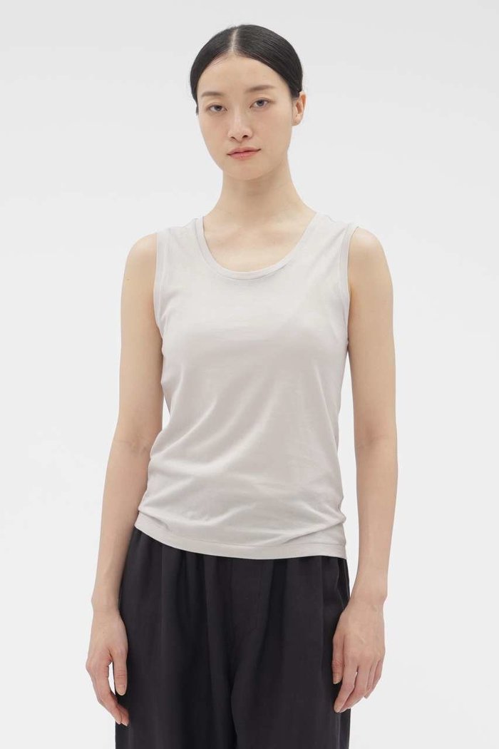【マーガレットハウエル/MARGARET HOWELL】のSUPERFINE COTTON JERSEY TOP インテリア・キッズ・メンズ・レディースファッション・服の通販 founy(ファニー) https://founy.com/ ファッション Fashion レディースファッション Fashion for Women トップス・カットソー Cut & Sew Tops キャミソール&ノースリーブ Camisoles & Sleeveless Tops シャツ・ブラウス・オフィスカジュアル Elegant Blouses & Button-Ups ロングTシャツ・Tシャツ Longline T-Shirts & Tees カットソー・ベーシックTシャツ Cut-and-Sewn Tops / Stretch Tees & Basics なめらか Smooth, Silky Texture インナー Innerwear キャミソール Camisole, Spaghetti Strap Top タンク Tank Top, Sleeveless Top |ID: prp329100004909477 ipo3291000000036776664