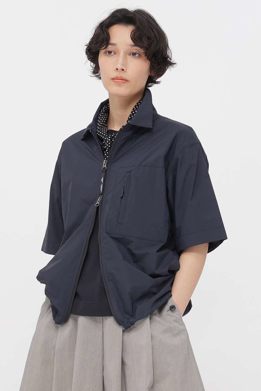 【マーガレットハウエル/MARGARET HOWELL】のWATER REPELLENT LIGHTWEIGHT NYLON POPLIN SHIRT 人気、トレンドファッション・服の通販 founy(ファニー) 　ファッション　Fashion　レディースファッション　Fashion for Women　トップス・カットソー　Cut & Sew Tops　シャツ・ブラウス・オフィスカジュアル　Elegant Blouses & Button-Ups　コレクション　Collection, Seasonal Line　軽量　Lightweight, Ultra Light　ショート　Short, Short Length　スピンドル　Spindle, Drawcord　スリーブ　Sleeve, Long Sleeve / Short Sleeve　フォルム　Silhouette, Form　ポケット　Pocket, Pocket Detail　マーガレット　Marguerite, Daisy Pattern　新作・新入荷　New Arrivals / New In　 other-1|ID: prp329100004909489 ipo3291000000036776757