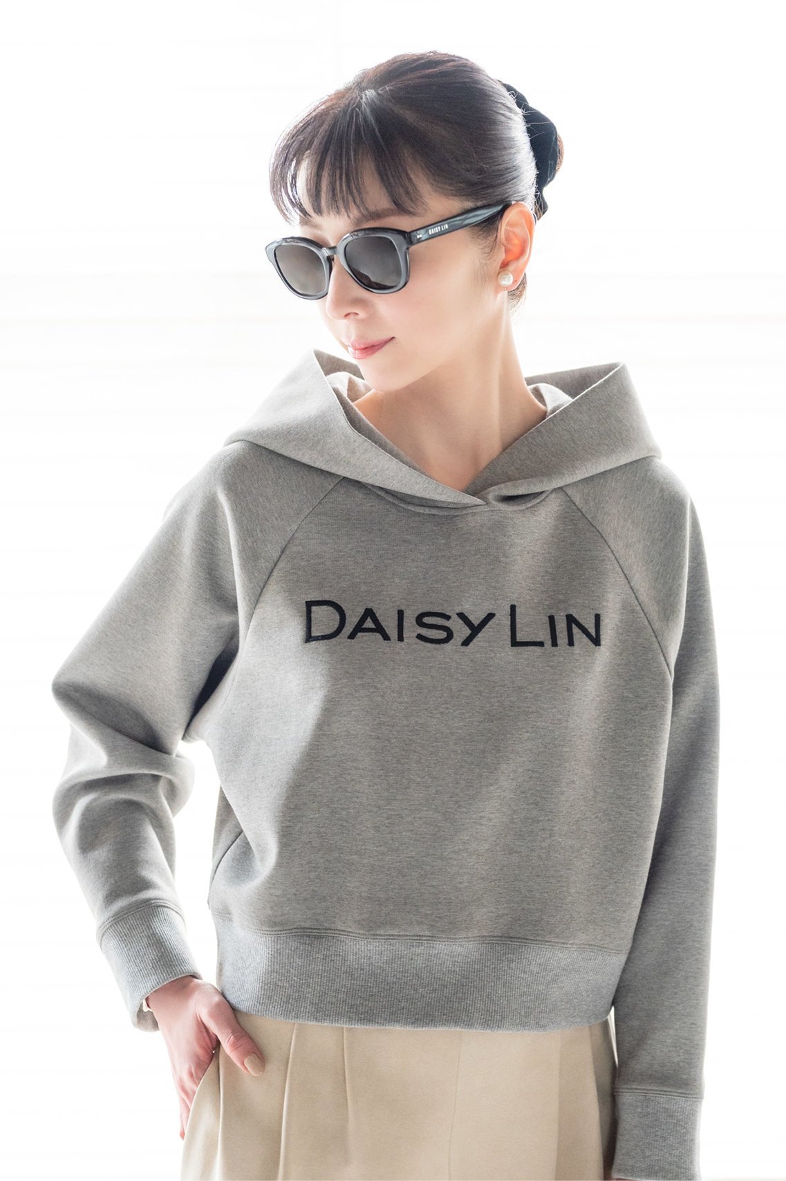 【デイジーリン/DAISY LIN】のDL Stylish Parka 人気、トレンドファッション・服の通販 founy(ファニー) 　ファッション　Fashion　レディースファッション　Fashion for Women　トップス・カットソー　Cut & Sew Tops　シャツ・ブラウス・オフィスカジュアル　Elegant Blouses & Button-Ups　レディースパーカー・カジュアルフーディー　Casual Hoodies & Sweatshirts　ロングTシャツ・Tシャツ　Longline T-Shirts & Tees　スウェット・クルーネックトップス　Sweatshirts & Crewnecks / Relaxed Fit Sweat Tops　カットソー・ベーシックTシャツ　Cut-and-Sewn Tops / Stretch Tees & Basics　エレガント 上品　Elegant　ジャケット　Jacket, Outerwear　なめらか　Smooth, Silky Texture　ハイネック　High Neck, Mock Neck　バランス　Balance, Style Balance　A/W・秋冬　Autumn/Winter　other-5|ID: prp329100004909574 ipo3291000000036777804