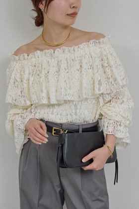 【ガリャルダガランテ/GALLARDAGALANTE】のオフショルレースブラウス 人気、トレンドファッション・服の通販 founy(ファニー) ファッション Fashion レディースファッション Fashion for Women トップス・カットソー Cut & Sew Tops シャツ・ブラウス・オフィスカジュアル Elegant Blouses & Button-Ups スリーブ Sleeve, Long Sleeve / Short Sleeve フェミニン Feminine, Girly レース Lace, Lace Fabric ロング Long, Long-Length エレガント 上品 Elegant |ID:prp329100004909818