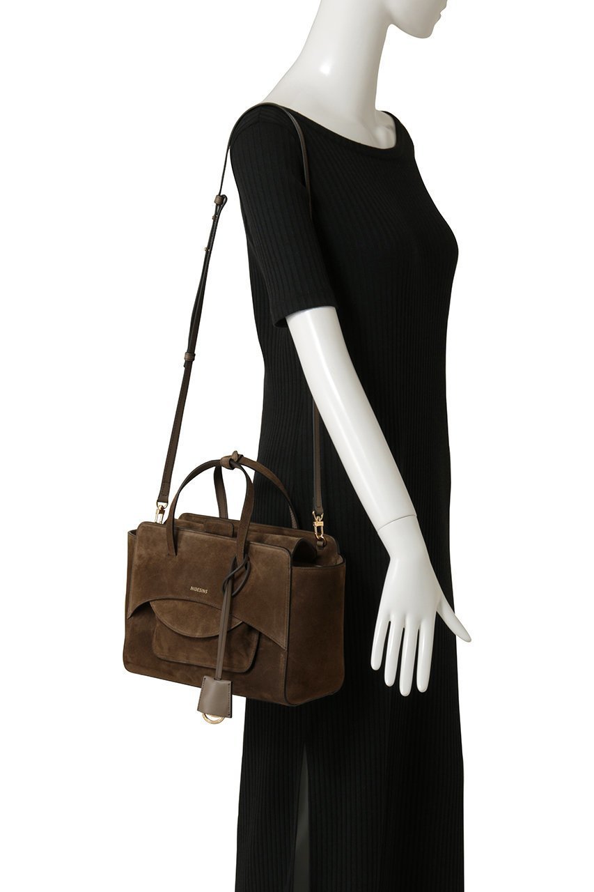 【その他のブランド/Other】のFLAP M スエードハンドバッグ 人気、トレンドファッション・服の通販 founy(ファニー) 　ファッション　Fashion　レディースファッション　Fashion for Women　バッグ　Bags　おすすめ　Recommended / Our Picks　スクエア　Square, Square Shape　フォルム　Silhouette, Form　フラップ　Flap, Flap Pocket　フロント　Front, Front Design　ポケット　Pocket, Pocket Detail　リュクス　Luxury, Elegant, High-End, Chic　エレガント 上品　Elegant　other-2|ID: prp329100004909991 ipo3291000000036782477