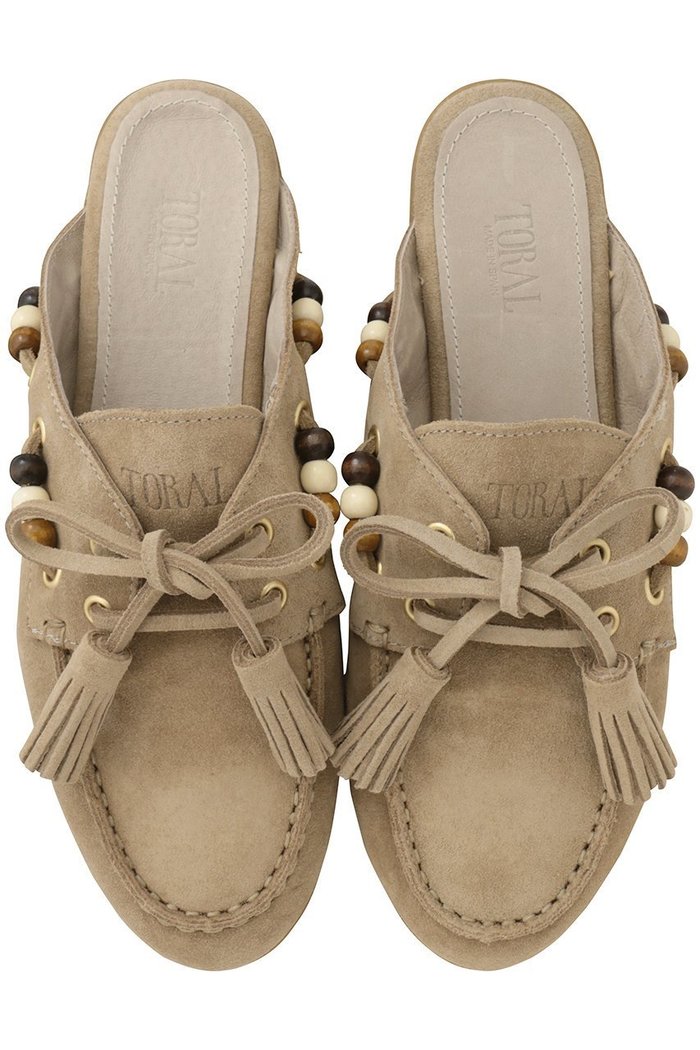 【その他のブランド/Other】のタッセル&ビーズ付き2wayスエードモカシン インテリア・キッズ・メンズ・レディースファッション・服の通販 founy(ファニー) https://founy.com/ ファッション Fashion レディースファッション Fashion for Women エスニック Ethnic Style シューズ Shoes, Footwear スリッパ Slippers, Room Shoes タッセル Tassel, Fringe デニム Denim, Jeans Material フラット Flat, Flat Shoes ボヘミアン Bohemian, Ethnic Style リラックス Relax, Relaxed Fit エレガント 上品 Elegant |ID: prp329100004910302 ipo3291000000036785379