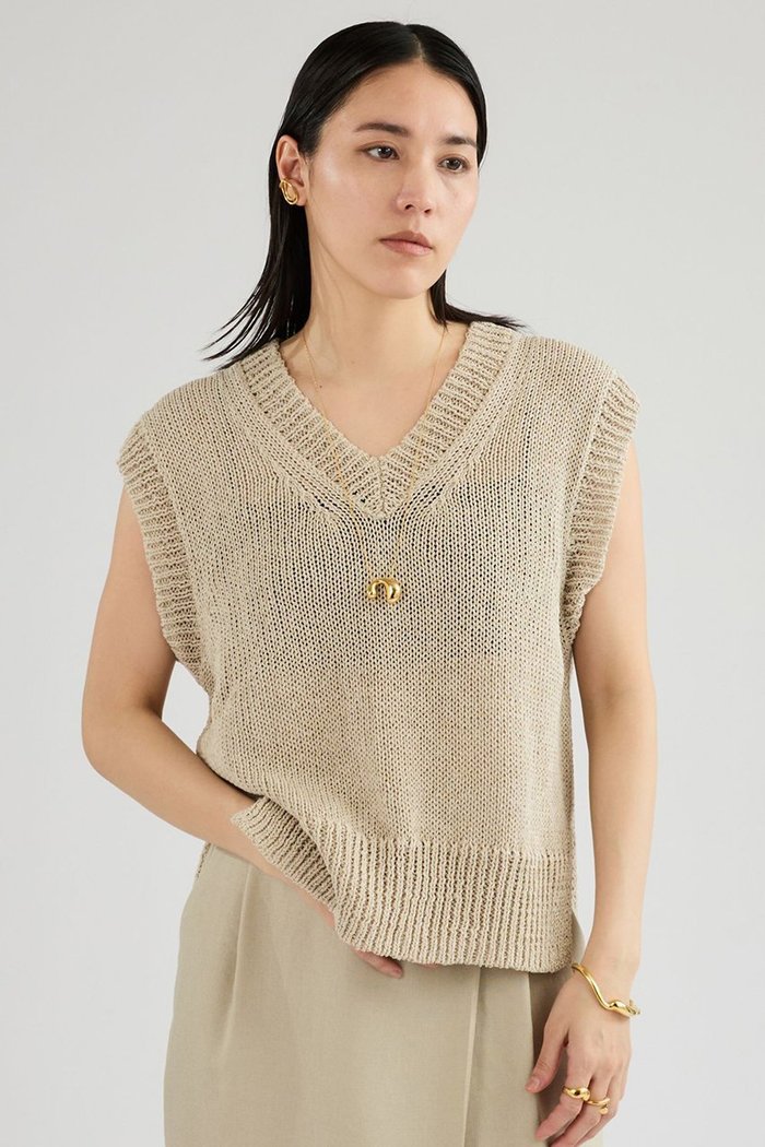 【カオス/Chaos】のフィラージニットベスト インテリア・キッズ・メンズ・レディースファッション・服の通販 founy(ファニー) https://founy.com/ ファッション Fashion レディースファッション Fashion for Women トップス・カットソー Cut & Sew Tops ニット Knit Tops & Sweaters ベスト&ジレ / 重ね着スタイル Vests & Gilets カジュアルプルオーバー・ニットトップス Pullovers & Knit Tops / Casual Pullovers カットソー Cut and Sewn Top スリット Slit, Slit Detail ベスト Vest, Waistcoat 吸水 Absorbent, Quick-Dry 夏 Summer 新作・新入荷 New Arrivals / New In |ID: prp329100004910479 ipo3291000000036790336