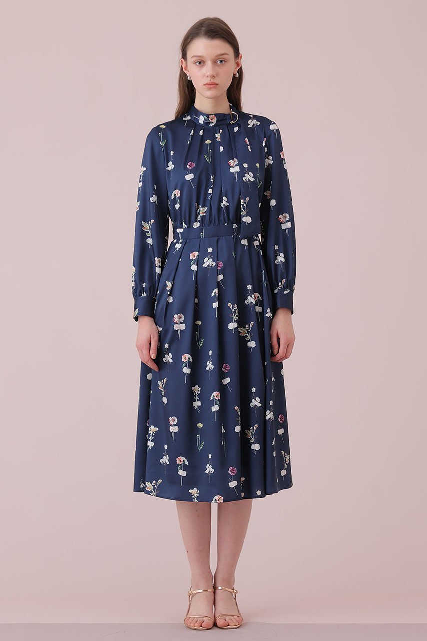 【アナイ/ANAYI】のボタニカルサテンプリントタック ワンピース 人気、トレンドファッション・服の通販 founy(ファニー) 　ファッション　Fashion　レディースファッション　Fashion for Women　ワンピース　Dresses　チュニック　Tunic Tops & Dresses　クラシカル　Classical, Vintage-Inspired　チュニック　Tunic, Long Top　プリーツ　Pleats, Pleated　ボタニカル　Botanical, Floral Pattern　メタル　Metal, Metal Parts　モチーフ　Motif, Design Theme　ロング　Long, Long-Length　春　Spring　other-6|ID: prp329100004910514 ipo3291000000036792651