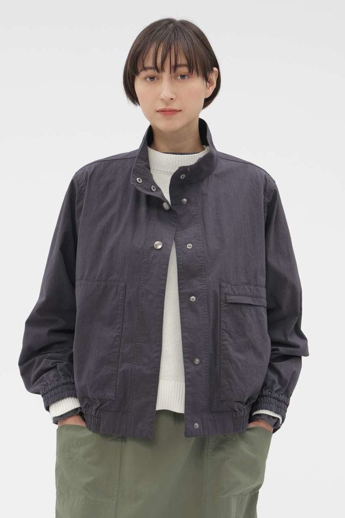 【マーガレットハウエル/MARGARET HOWELL】のCOTTON NYLON PLAINWEAVE BLOUSON インテリア・キッズ・メンズ・レディースファッション・服の通販 founy(ファニー) https://founy.com/ ファッション Fashion レディースファッション Fashion for Women アウター Coat / Outerwear Collection レディースジャケット・軽アウター Jackets ブルゾンジャケット・スポーティアウター Blouson Jackets ギャザー Gathered, Ruffled コンパクト Compact, Small Size ジャケット Jacket, Outerwear スタンド Stand Collar, Upright Stand タイプライター Typewriter Fabric, Crisp Cotton ドット Polka Dot, Dot Pattern バランス Balance, Style Balance パッチ Patch, Appliqué フィット Fit, Slim Fit フロント Front, Front Design ブルゾン Blouson, Bomber Jacket ポケット Pocket, Pocket Detail 春 Spring |ID: prp329100004910572 ipo3291000000036793174
