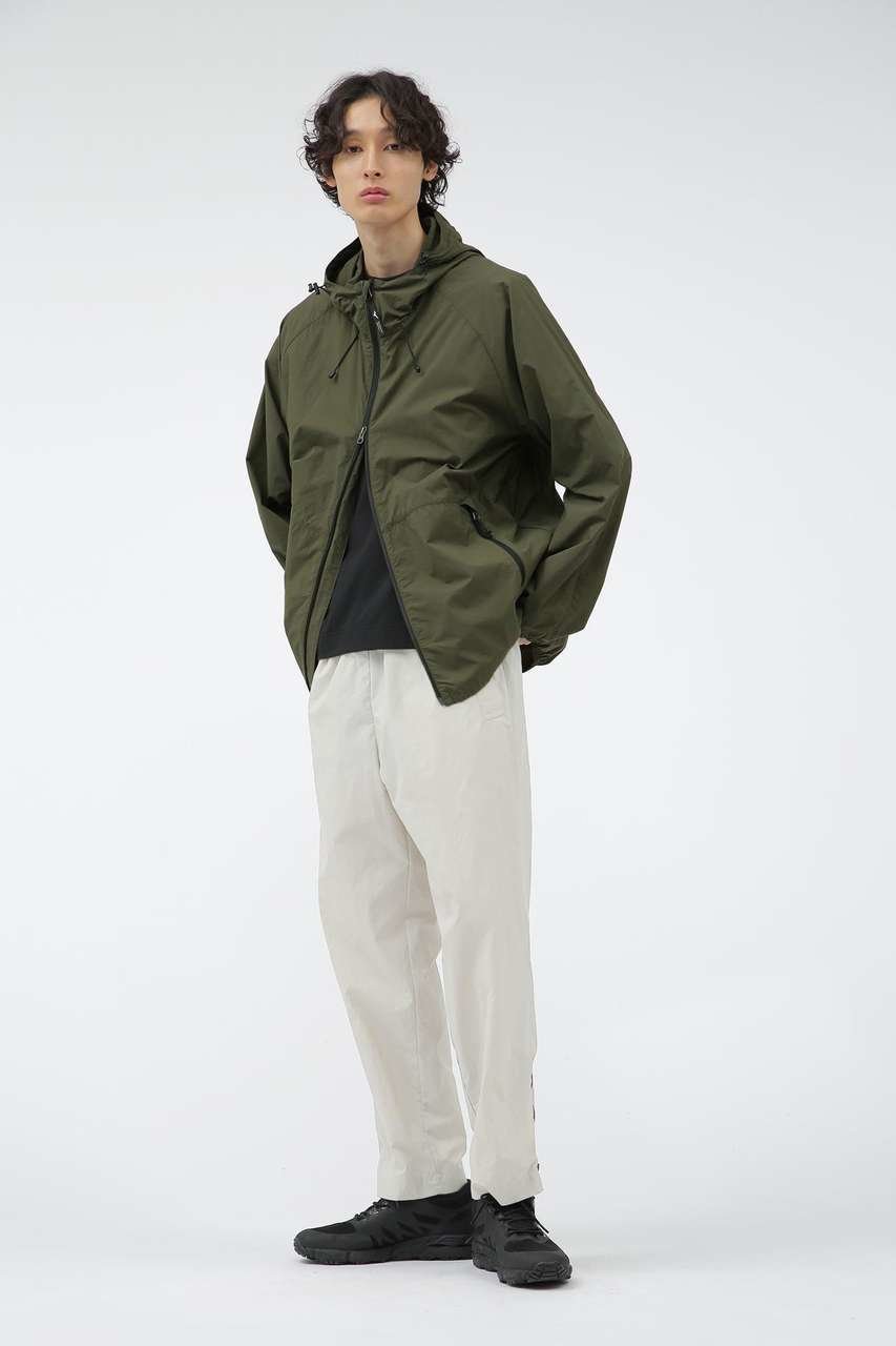 【その他のブランド/Other】のLIGHTWEIGHT NYLON POPLIN TROUSERS 人気、トレンドファッション・服の通販 founy(ファニー) 　ファッション　Fashion　レディースファッション　Fashion for Women　パンツ　Pants & Trousers　コレクション　Collection, Seasonal Line　ジップ　Zip, Zipper　ストレート　Straight, Straight Cut　バランス　Balance, Style Balance　マーガレット　Marguerite, Daisy Pattern　軽量　Lightweight, Ultra Light　 other-1|ID: prp329100004910612 ipo3291000000036793531