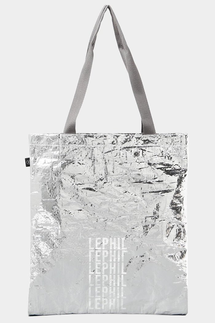 【ル フィル/LE PHIL】の《LE PHIL SPORTS》スーベニアトート インテリア・キッズ・メンズ・レディースファッション・服の通販 founy(ファニー) https://founy.com/ ファッション Fashion レディースファッション Fashion for Women バッグ Bags スポーツウェア Functional & Stylish Sportswear スポーツバッグ・ジム用ポーチ・バックパック Gym Bag / Sports Backpack / Pouch for Training シルバー Silver, Metallic Silver メタリック Metallic, Shiny Finish |ID: prp329100004911225 ipo3291000000036802008