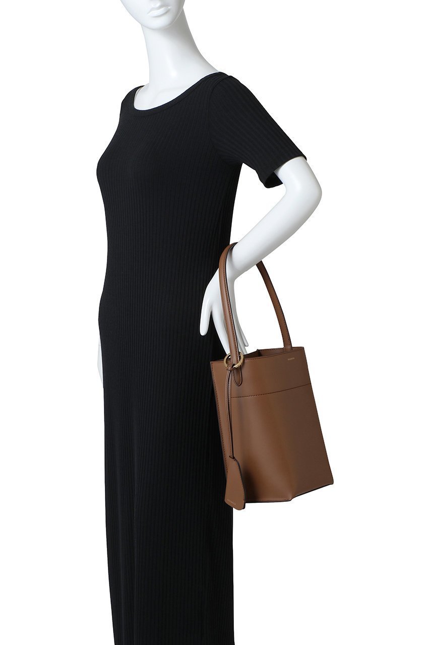 【スタニングルアー/STUNNING LURE】の【ORSETTO】スクウェアバッグ 人気、トレンドファッション・服の通販 founy(ファニー) 　ファッション　Fashion　レディースファッション　Fashion for Women　バッグ　Bags　なめらか　Smooth, Silky Texture　シンプル　Simple, Minimal　フォルム　Silhouette, Form　モダン　Modern, Contemporary　other-2|ID: prp329100004911252 ipo3291000000036802261