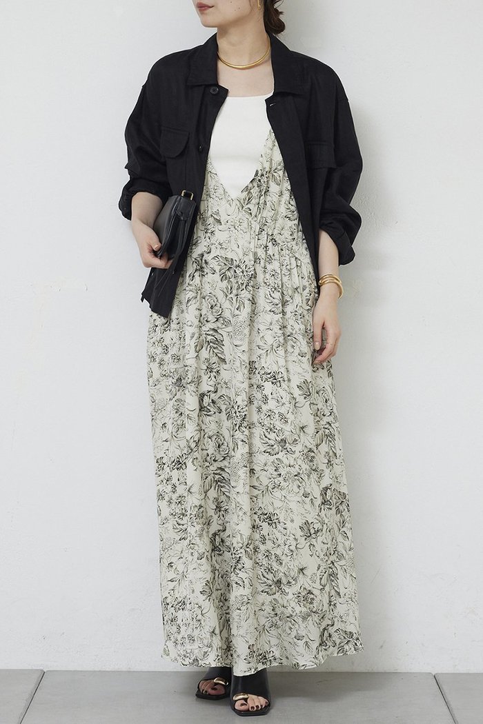 【ガリャルダガランテ/GALLARDAGALANTE】のボタニカルサテンディープVキャミワンピース インテリア・キッズ・メンズ・レディースファッション・服の通販 founy(ファニー) https://founy.com/ ファッション Fashion レディースファッション Fashion for Women ワンピース Dresses キャミソールワンピース Camisole Dresses チュニック Tunic Tops & Dresses おすすめ Recommended / Our Picks キャミワンピース Cami Dress, Slip Dress チュニック Tunic, Long Top デニム Denim, Jeans Material ボタニカル Botanical, Floral Pattern ロング Long, Long-Length エレガント 上品 Elegant |ID: prp329100004911958 ipo3291000000036808914