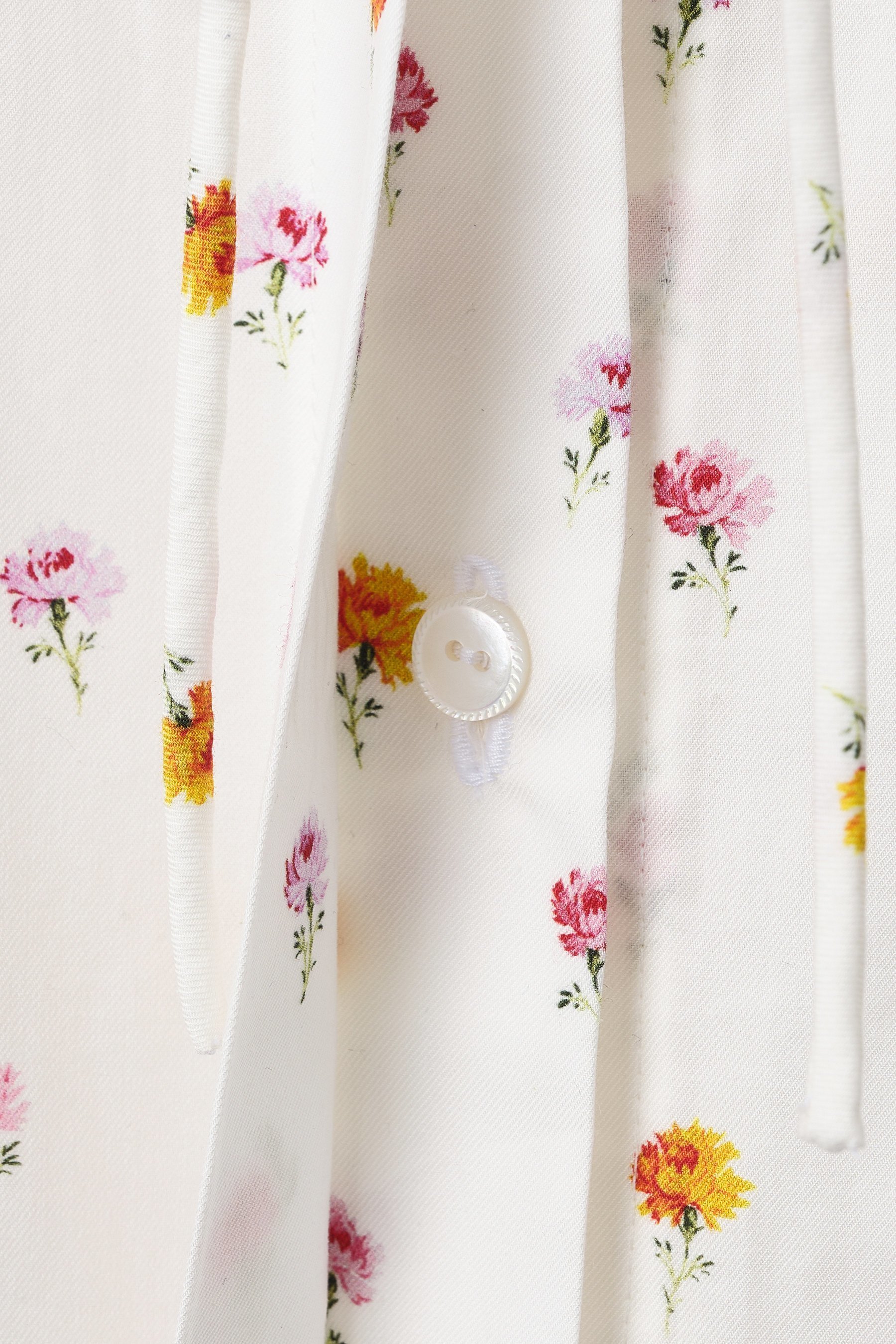 【アロー/aLORS】のChemise Floraison ブラウス 人気、トレンドファッション・服の通販 founy(ファニー) 　ファッション　Fashion　レディースファッション　Fashion for Women　トップス・カットソー　Cut & Sew Tops　キャミソール&ノースリーブ　Camisoles & Sleeveless Tops　シャツ・ブラウス・オフィスカジュアル　Elegant Blouses & Button-Ups　イタリア　Italy　カラフル　Colorful Design　ショルダー　Shoulder, Shoulder Strap　シンプル　Simple, Minimal　ストライプ　Stripe, Striped Pattern　ツイル　Twist, Twisted Detail　ノースリーブ　Sleeveless, No-Sleeve　バランス　Balance, Style Balance　ファブリック　Fabric, Textile　フェミニン　Feminine, Girly　リボン　Ribbon, Bow　夏　Summer　新作・新入荷　New Arrivals / New In　other-5|ID: prp329100004912113 ipo3291000000036810188