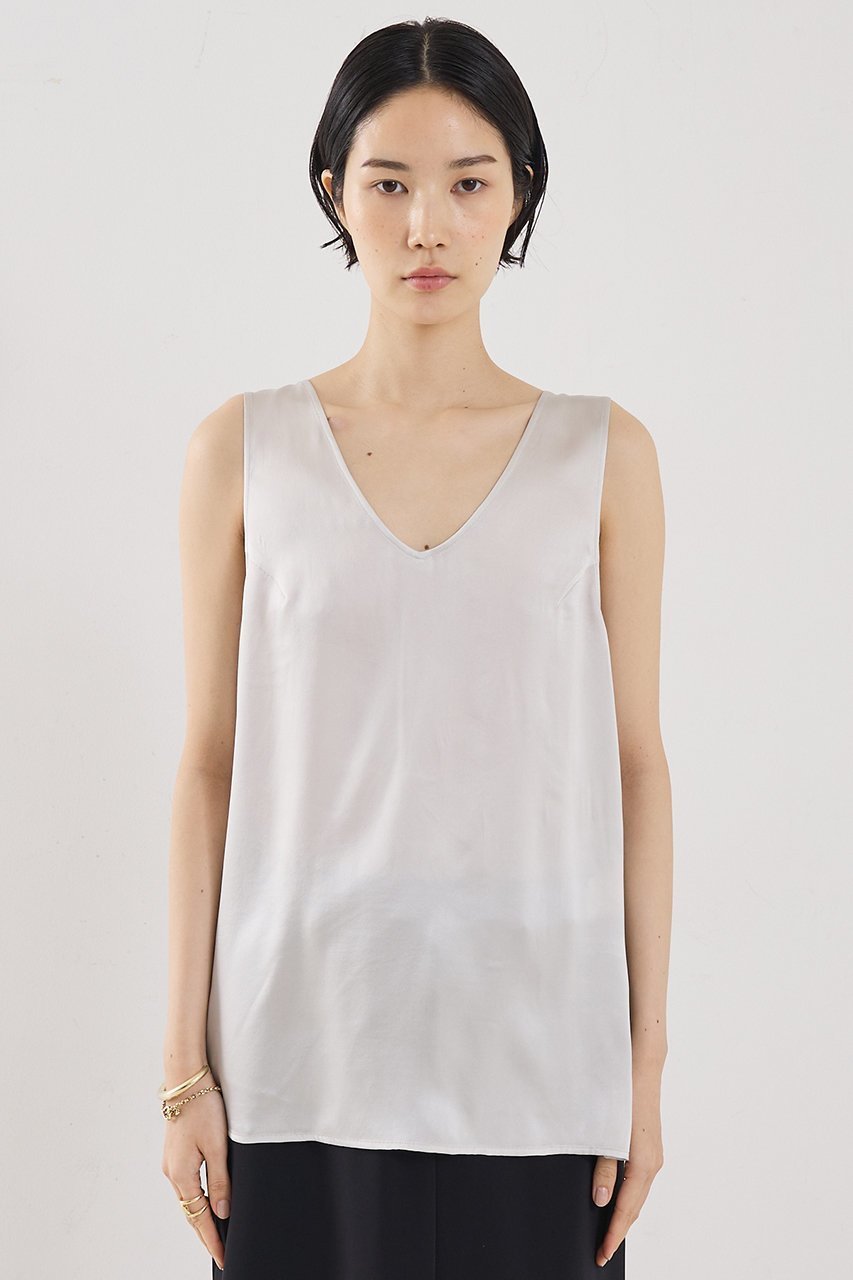 【ザ ストア バイ シー/THE STORE by C】の【COCUCA】シルクタンクトップ 人気、トレンドファッション・服の通販 founy(ファニー) ファッション Fashion レディースファッション Fashion for Women トップス・カットソー Cut & Sew Tops キャミソール&ノースリーブ Camisoles & Sleeveless Tops シャツ・ブラウス・オフィスカジュアル Elegant Blouses & Button-Ups ロングTシャツ・Tシャツ Longline T-Shirts & Tees カットソー・ベーシックTシャツ Cut-and-Sewn Tops / Stretch Tees & Basics インナー Innerwear エレガント 上品 Elegant キャミソール Camisole, Spaghetti Strap Top サテン Satin, Glossy Fabric シルク Silk, 100% Silk シンプル Simple, Minimal タンク Tank Top, Sleeveless Top ドレープ Drape, Draping Fabric パウダー Powder, Soft Tone ベーシック Basic, Essential other-7|ID: prp329100004915029 ipo3291000000036838757