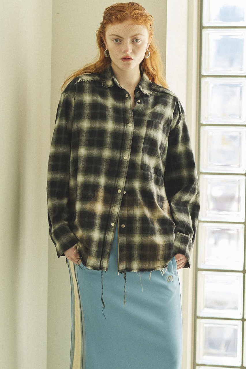 【メゾンスペシャル/MAISON SPECIAL】のBleach Processing Plaid Pattern Shirt/ブリーチチェックシャツ 人気、トレンドファッション・服の通販 founy(ファニー) 　ファッション　Fashion　レディースファッション　Fashion for Women　トップス・カットソー　Cut & Sew Tops　シャツ・ブラウス・オフィスカジュアル　Elegant Blouses & Button-Ups　ヴィンテージ　Vintage Style　シンプル　Simple, Minimal　ストーン　Stone, Gem-Like　スリーブ　Sleeve, Long Sleeve / Short Sleeve　セットアップ　Set-Up, Coordinated Outfit　チェック　Check, Plaid, Tartan　ドット　Polka Dot, Dot Pattern　ブリーチ　Bleach, Washed Finish　ルーズ　Loose, Oversized　ロング　Long, Long-Length　other-7|ID: prp329100004915283 ipo3291000000036841326